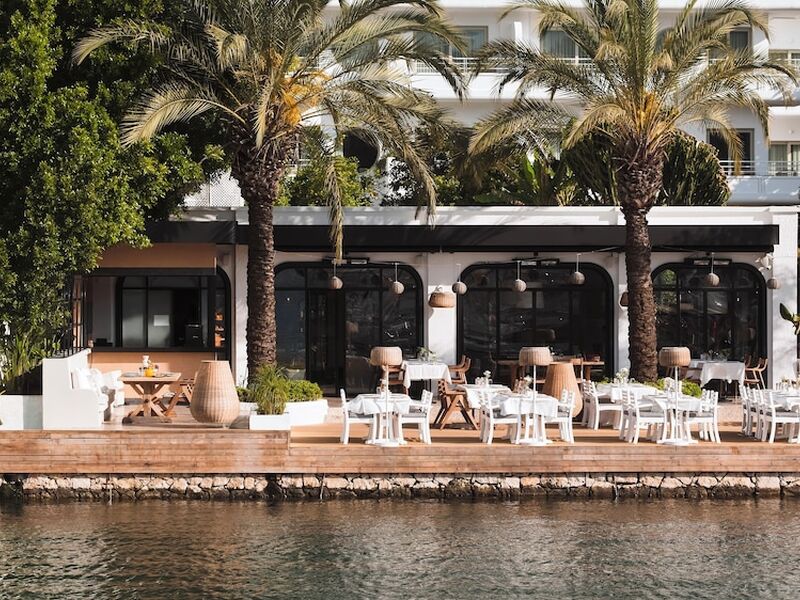 Yacht Classic Hotel