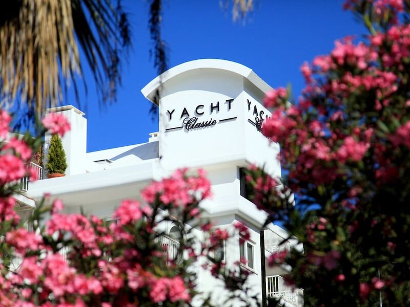 Yacht Classic Hotel