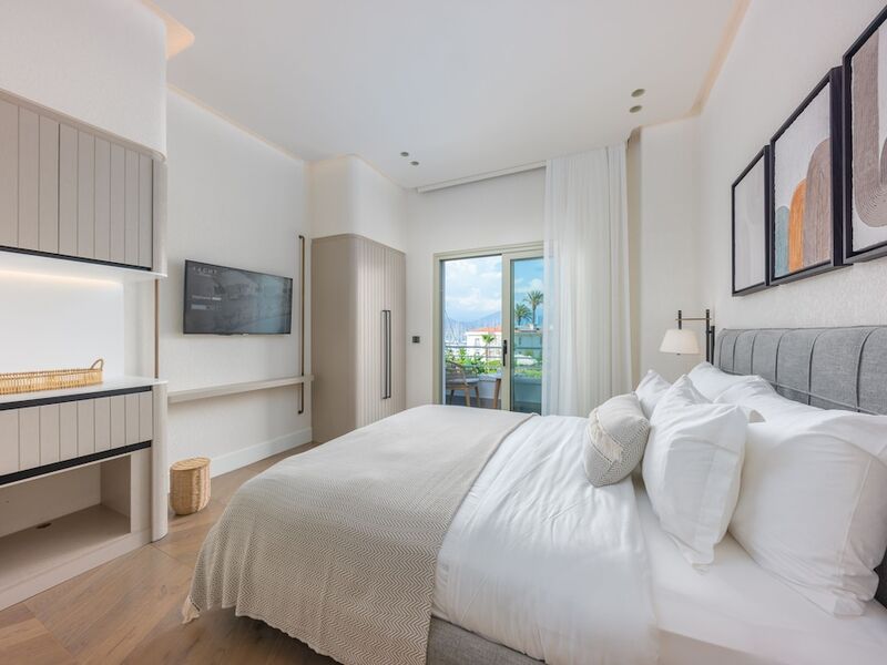 Yacht Classic Hotel