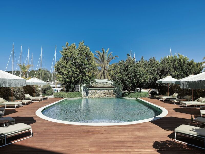 Yacht Classic Hotel