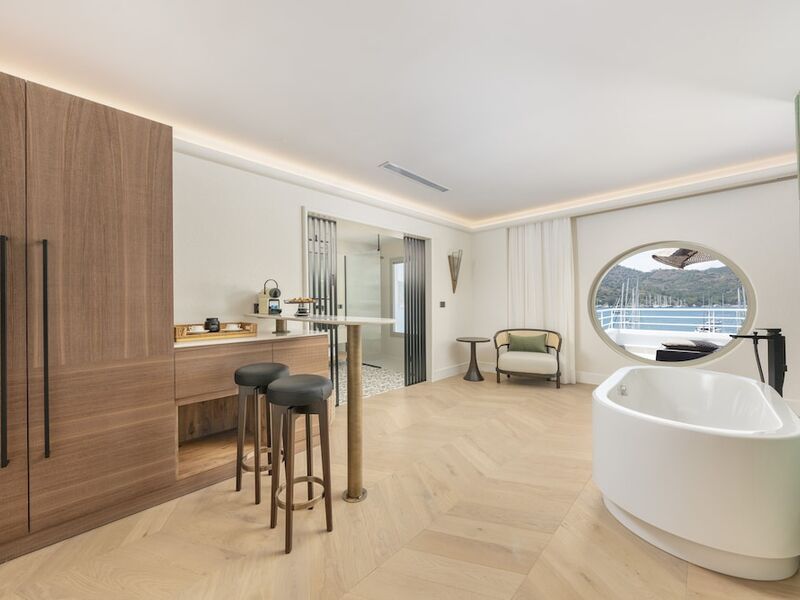 Yacht Classic Hotel