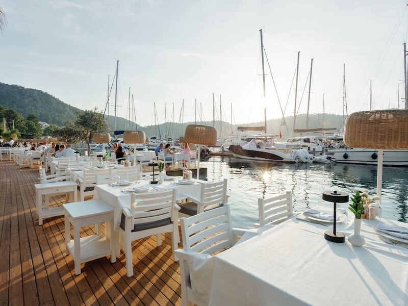 Yacht Classic Hotel