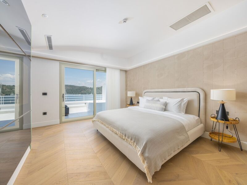 Yacht Classic Hotel