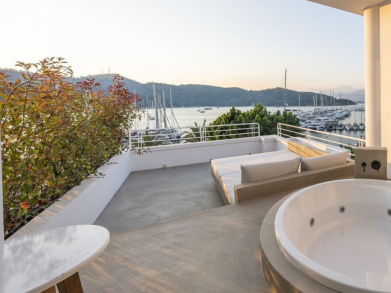 Yacht Classic Hotel