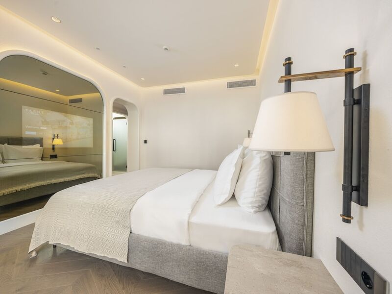 Yacht Classic Hotel