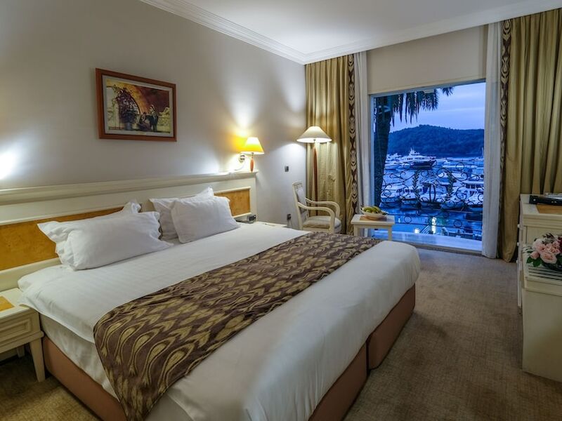 Ece Saray Marina & Resort