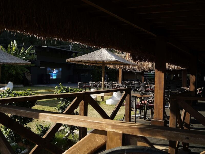 Manaspark Deluxe Hotel