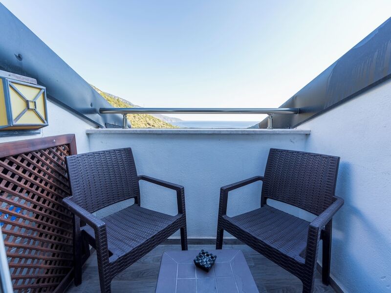 Manaspark Deluxe Hotel