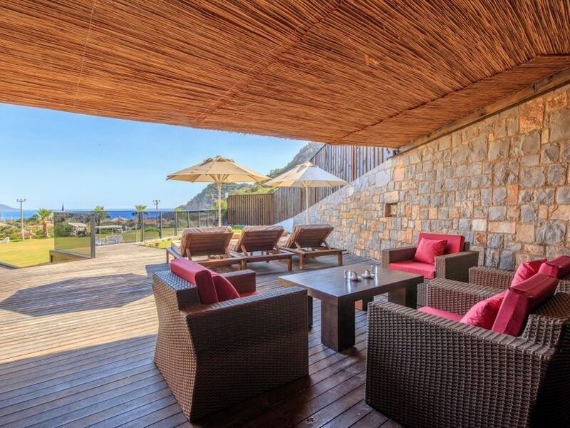 Manaspark Deluxe Hotel