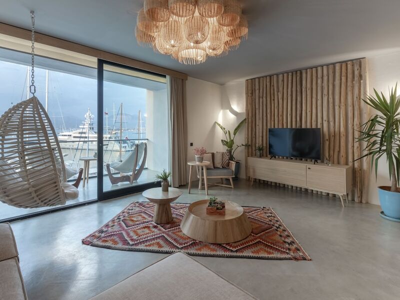 Harbour Suites