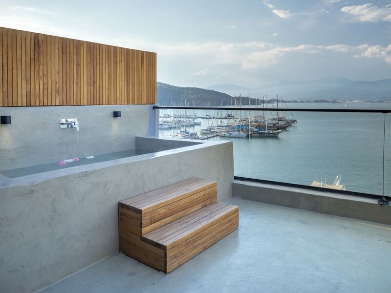 Harbour Suites