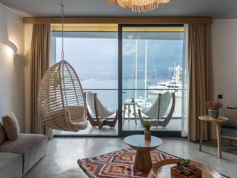 Harbour Suites