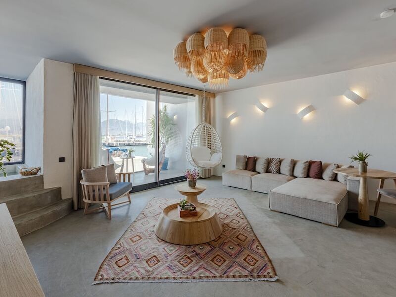 Harbour Suites
