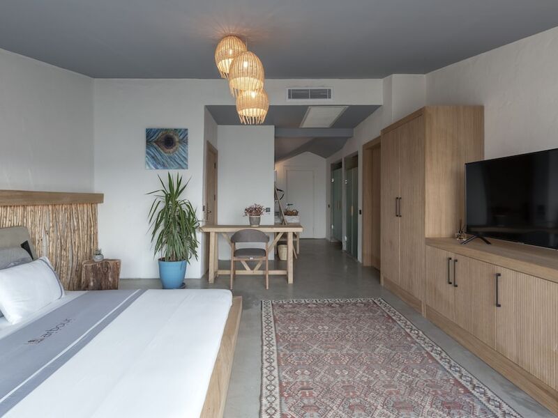Harbour Suites