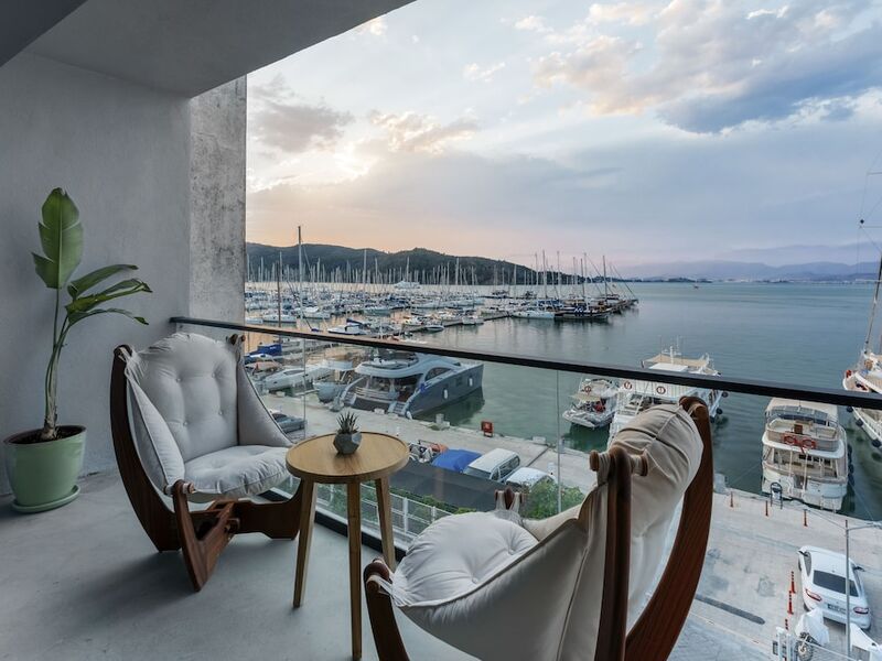 Harbour Suites
