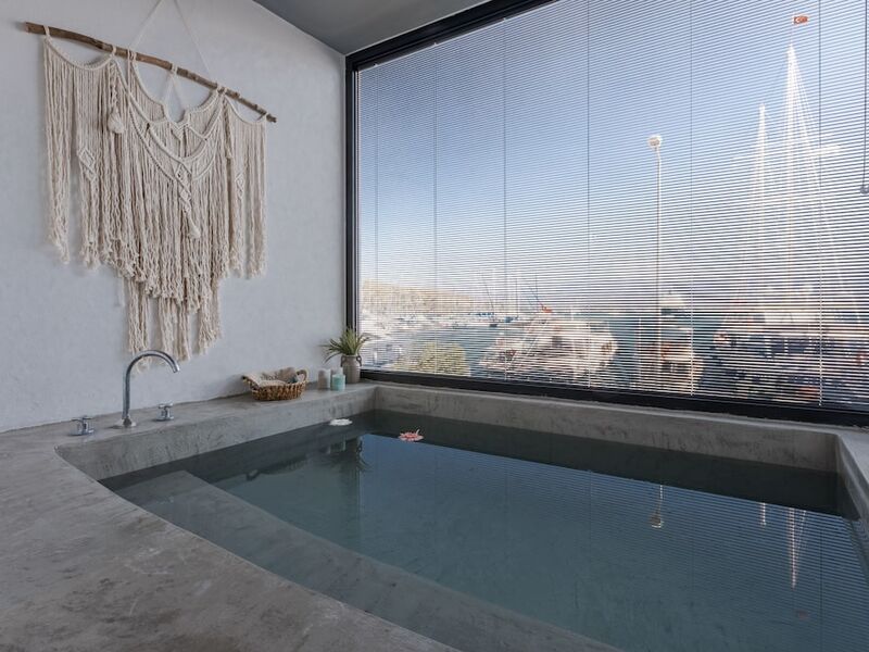 Harbour Suites