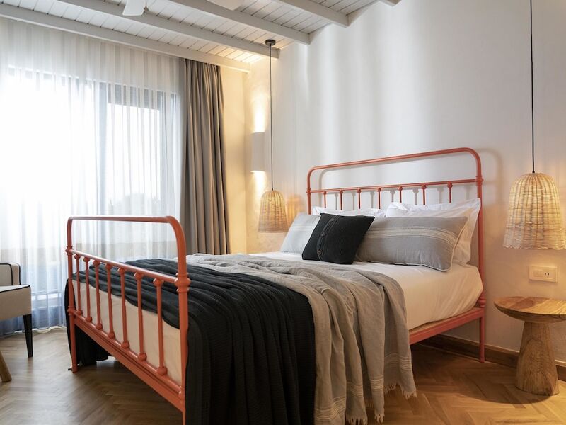 Yacht Boheme Hotel