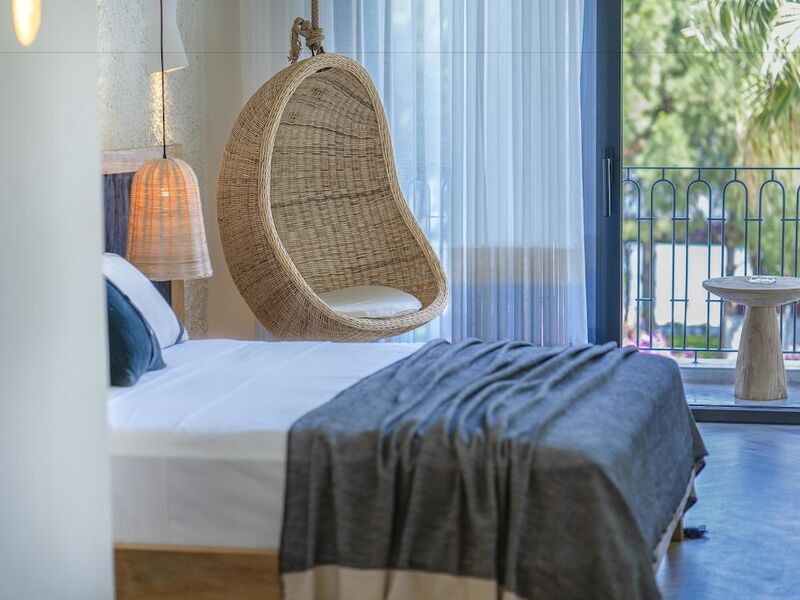 Yacht Boheme Hotel