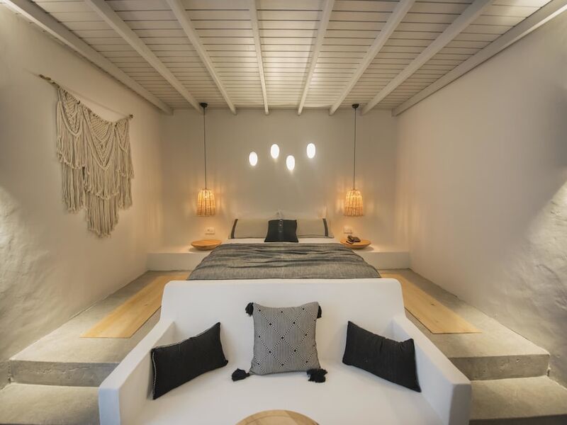 Yacht Boheme Hotel