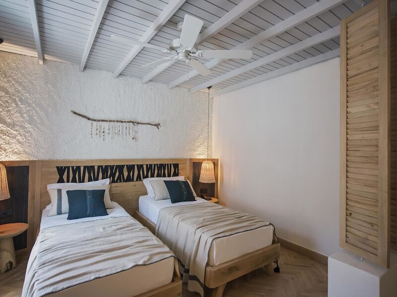 Yacht Boheme Hotel