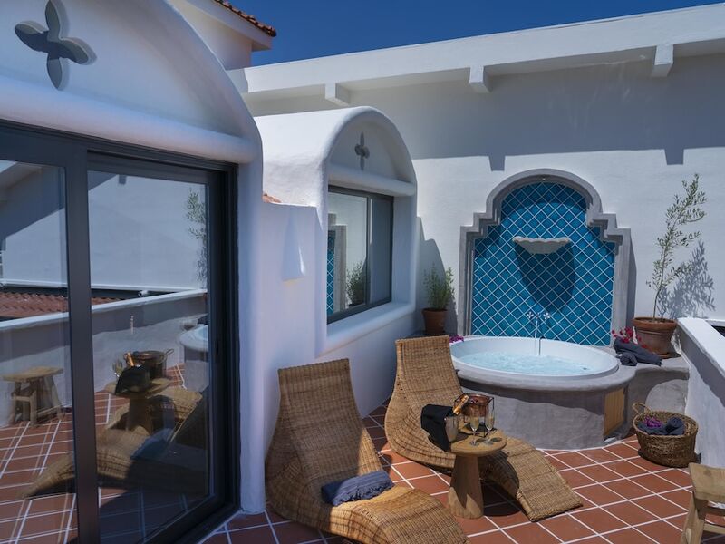 Yacht Boheme Hotel