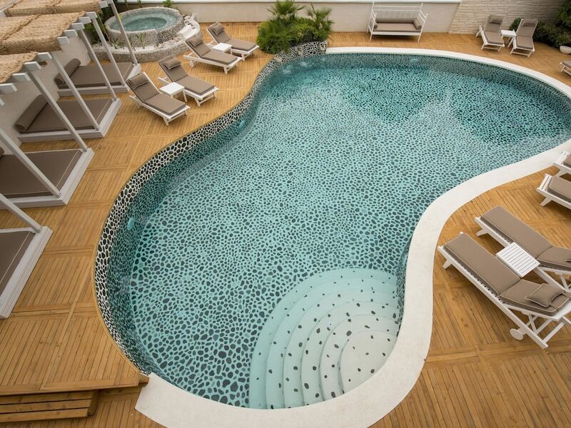 Yacht Boheme Hotel