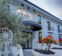 Yacht Boheme Hotel