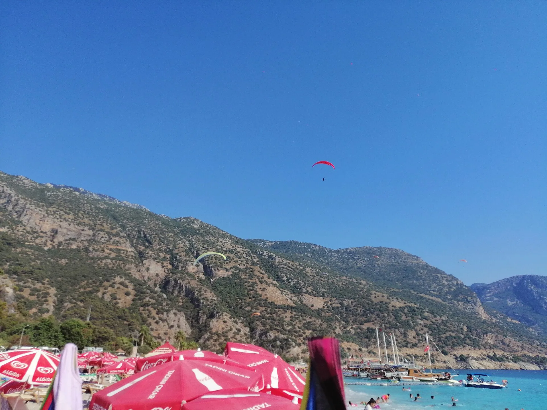 Villa Adel, Ölüdeniz sahilinden Babadağ, villanın bulunduğu bölge