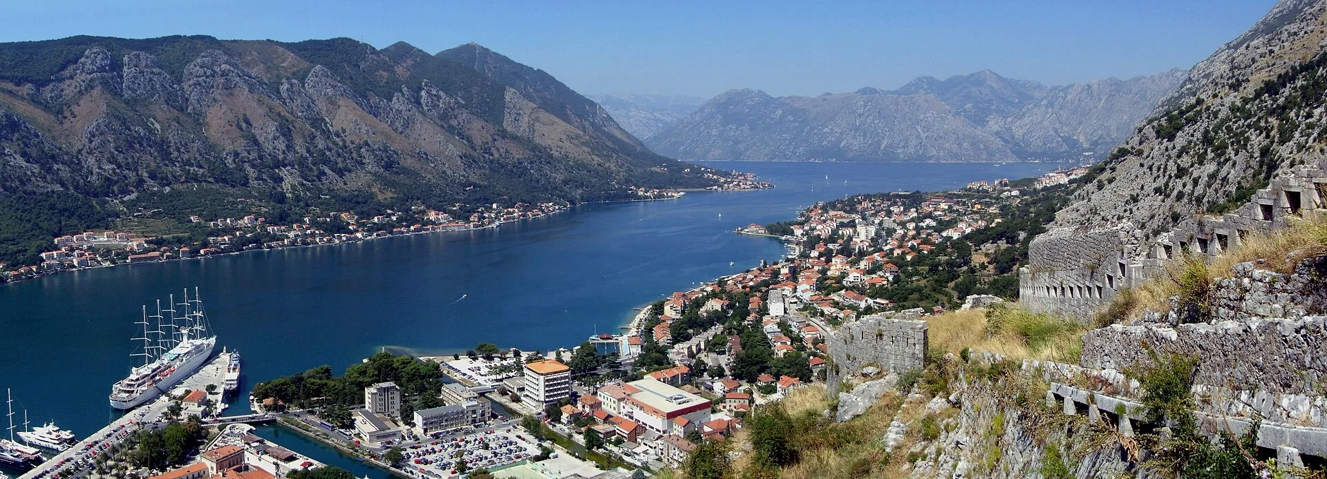 Balkan Turu 5 Gece: Belgrad, Saraybosna, Mostar, Kotor, Budva - THY ile, Kotor surlarından körfez manzarası, Karadağ