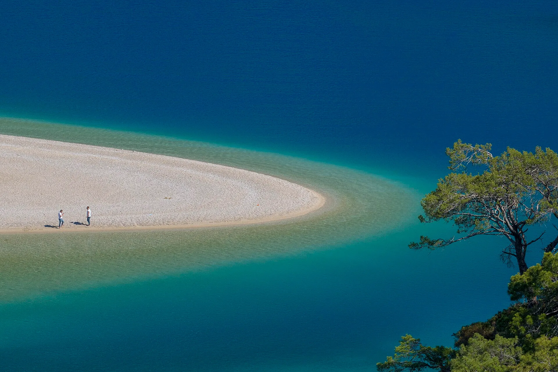 Villa Likya 1, Fethiye'de Ölüdeniz lagünü, villanın bulunduğu mahalle