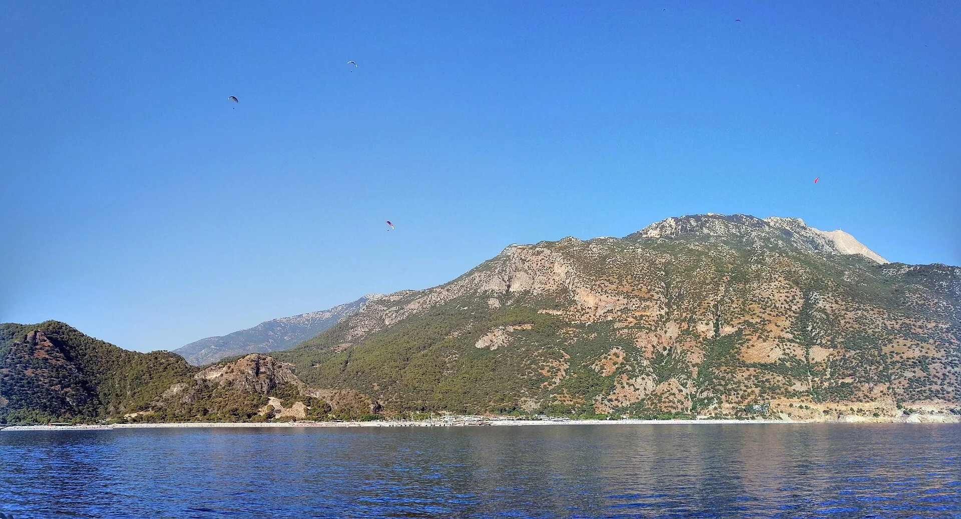 Villa Mia, Denizden Ölüdeniz kıyısı, villanın bulunduğu mahalle